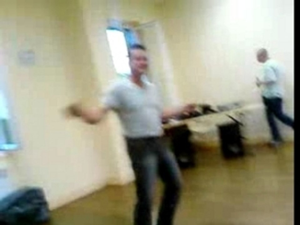 Le pere a romain tecktonik killer !!! mdr