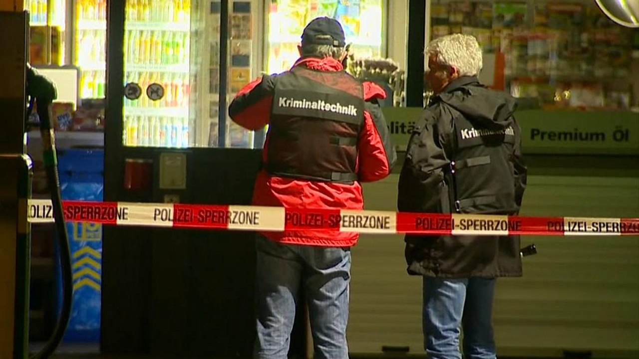 17-Jähriger greift mit Axt an: Mehrere Verletzte