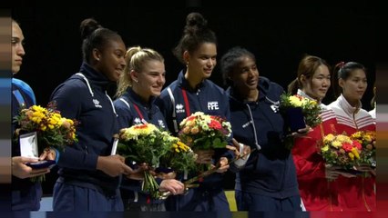 Les Françaises soulèvent le Glaive de Tallin