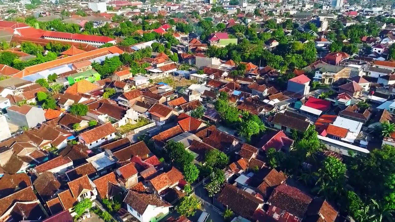 China helps improve poor community in Indonesia