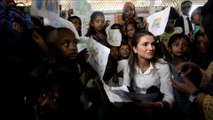 La reine Rania de Jordanie visite un camp de réfugiés Rohingyas