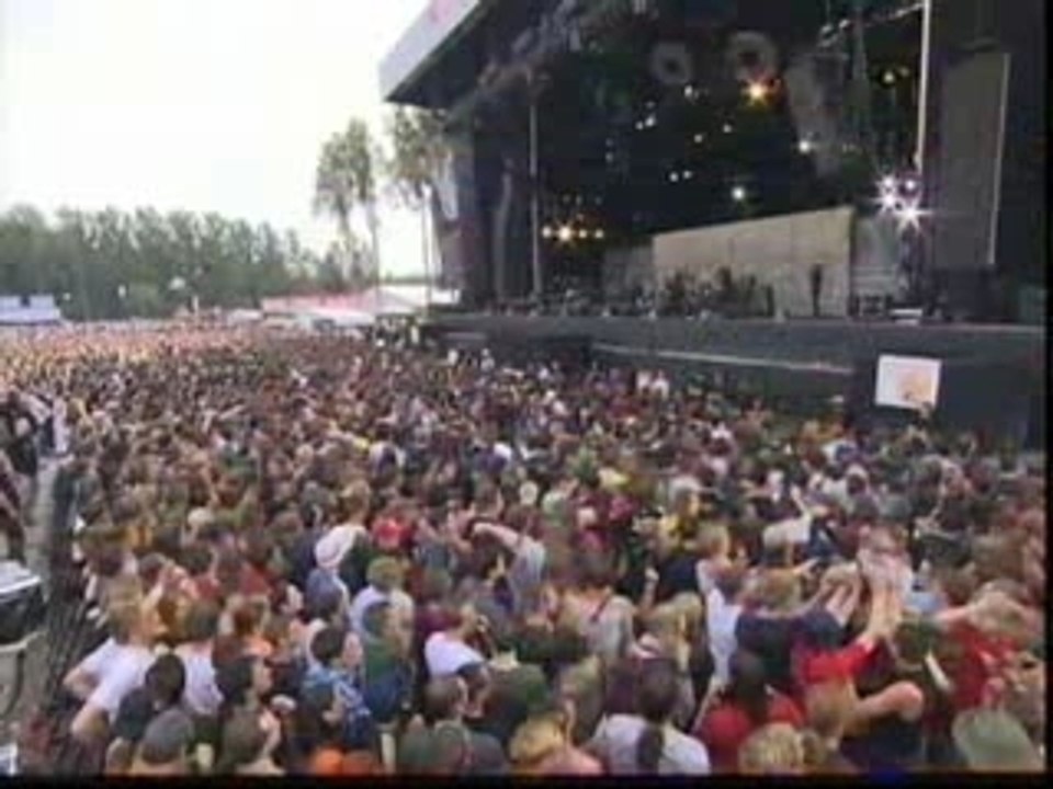 Queens of the Stone Age feat. Dave Grohl - No One Knows (Liv