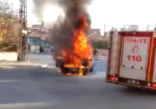 Seyir Halindeki Araç Alev Alev Yandı