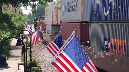 CSX Streetrunning Trains In The Middle Of Main Street, Views From Both Ends Of Historic Town!