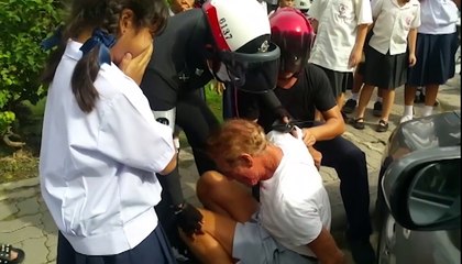 THAI MAN PUNCHES OLD PENSIONER