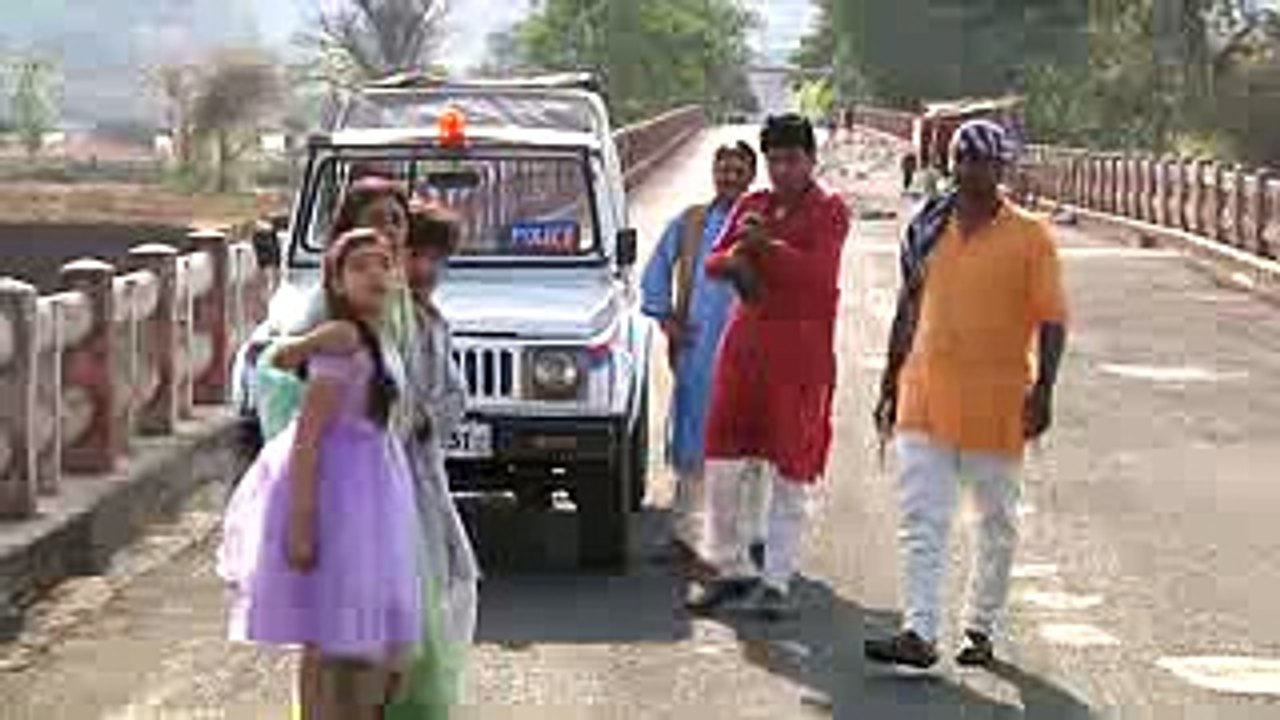 Watch Akhiraj Kills Anandi & She Dies  Balika Vadhu  Colors