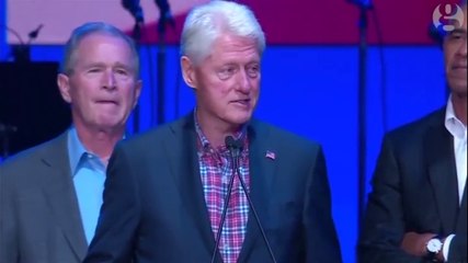 Geroge Bush Makes Obama Smile With A Funny Joke Behind Clinton!