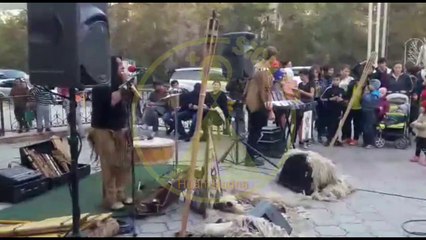 Street musicians  ( уличные музыканты ) Sokak müzisyenleri
