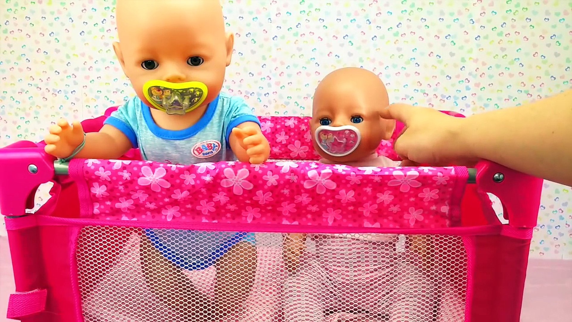 Los bebés Bruno y Abril HACEN PIPÍ DE en el orinal Baby Born Ksi Bebes – Видео Dailymotion