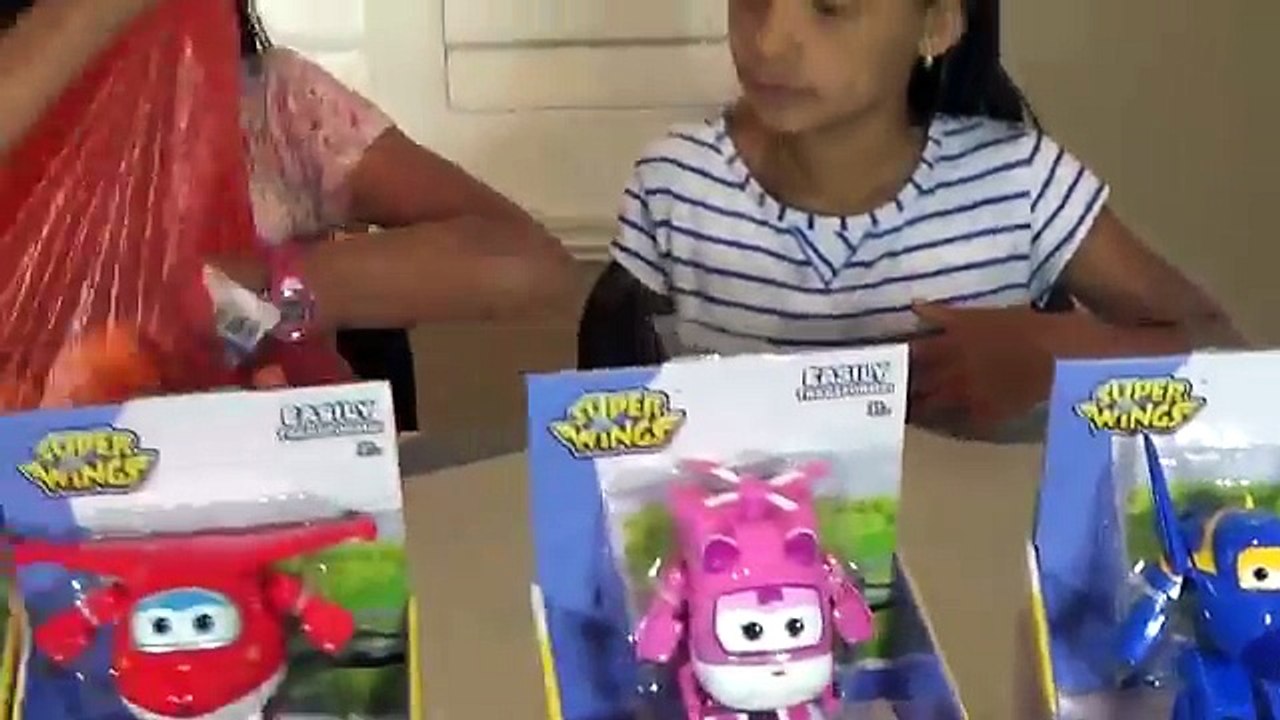 PENGUIN vs GIRLS vs HULK TOY REVIEW Emoji Surprise Bags SUPER WINGS Toys To See