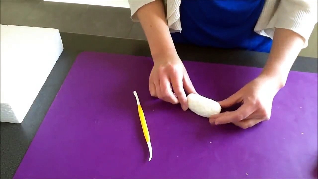 How to make fondant Shaun The Sheep / Jak zrobić baranka Shaun z masy cukrowej