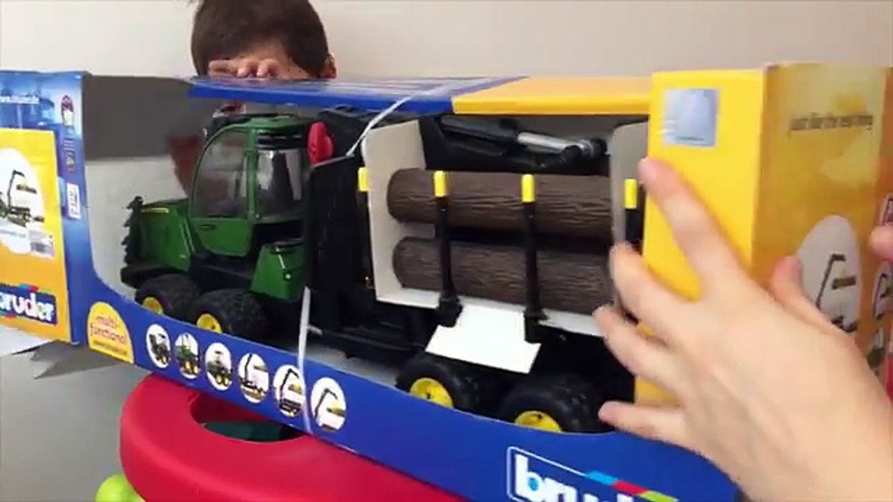 Bruder oyuncak kütük yükleme ve nakliye aracı açtık, oynadık | Bruder John Deere