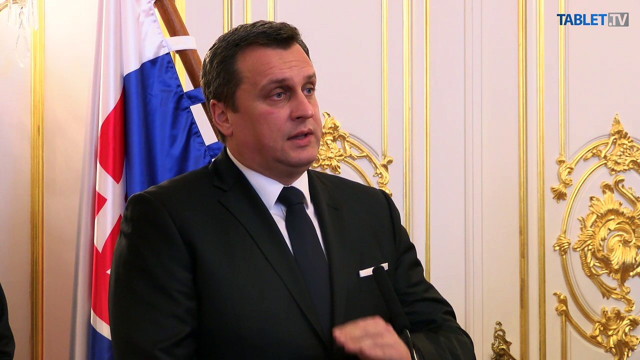 ZÁZNAM: Prezident, predseda NR SR a premiér vidia budúcnosť SR iba v EÚ a NATO