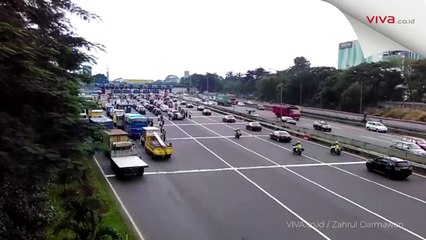 Mobil Mewah Rombongan Raja Salman Lintasi Tol Jagorawi