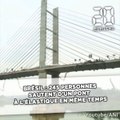 Brésil: 245 personnes sautent à l'élastique en même temps et du même pont