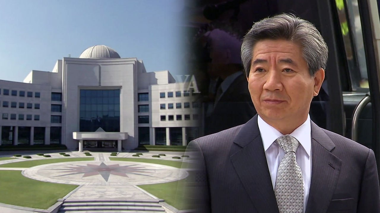 "명품 시계 흘려 망신...MB 국정원, 노 전 대통령 수사 개입" / YTN