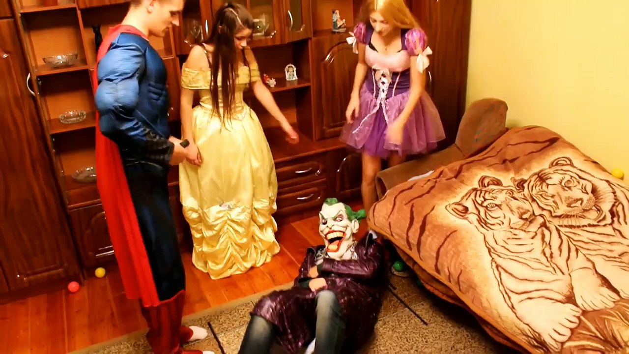 Evil Princess Rapunzel LOVE Superman! w/ Supergirl with scissors - Superhero IRL