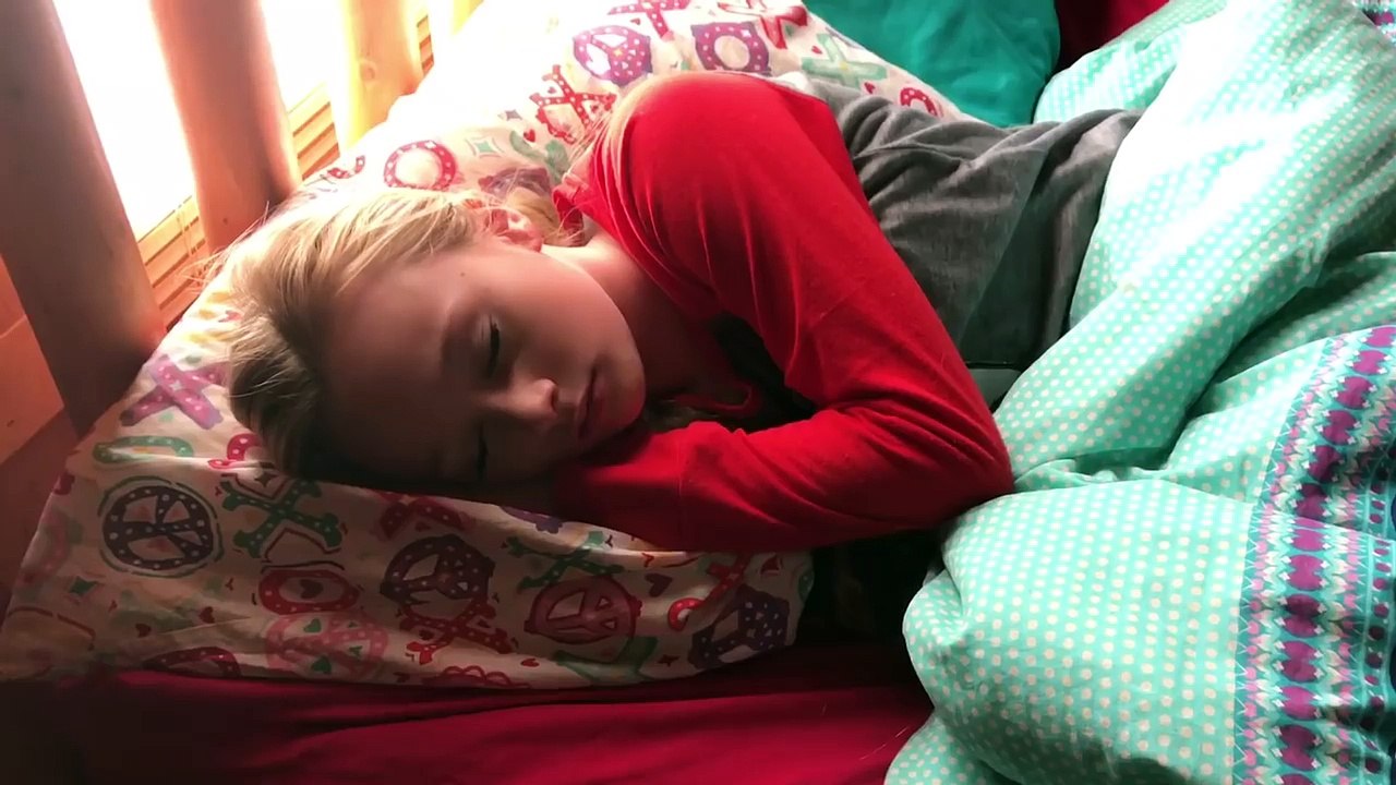 Princess Ella turns into Elf on The Shelf and destroys her house. Christmas skit play