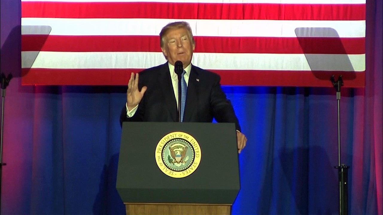 백악관 "트럼프, 北 상황 평화적 해결 추구...中에 北 독자제재 요구할 것" / YTN