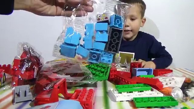 Пожарная станция Лего Дупло 10593 играем в конструктор с машинками Lego Duplo set 10593 Fire station