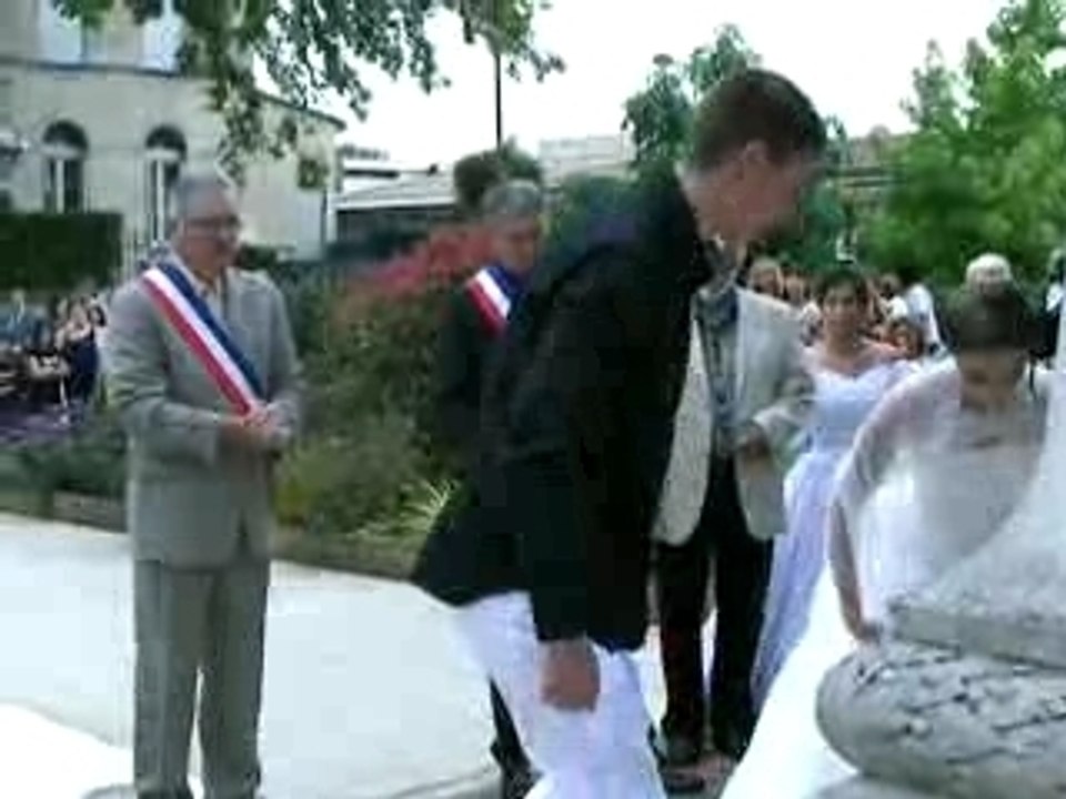 dépot de gerbe créon fete de la rosiere 2007