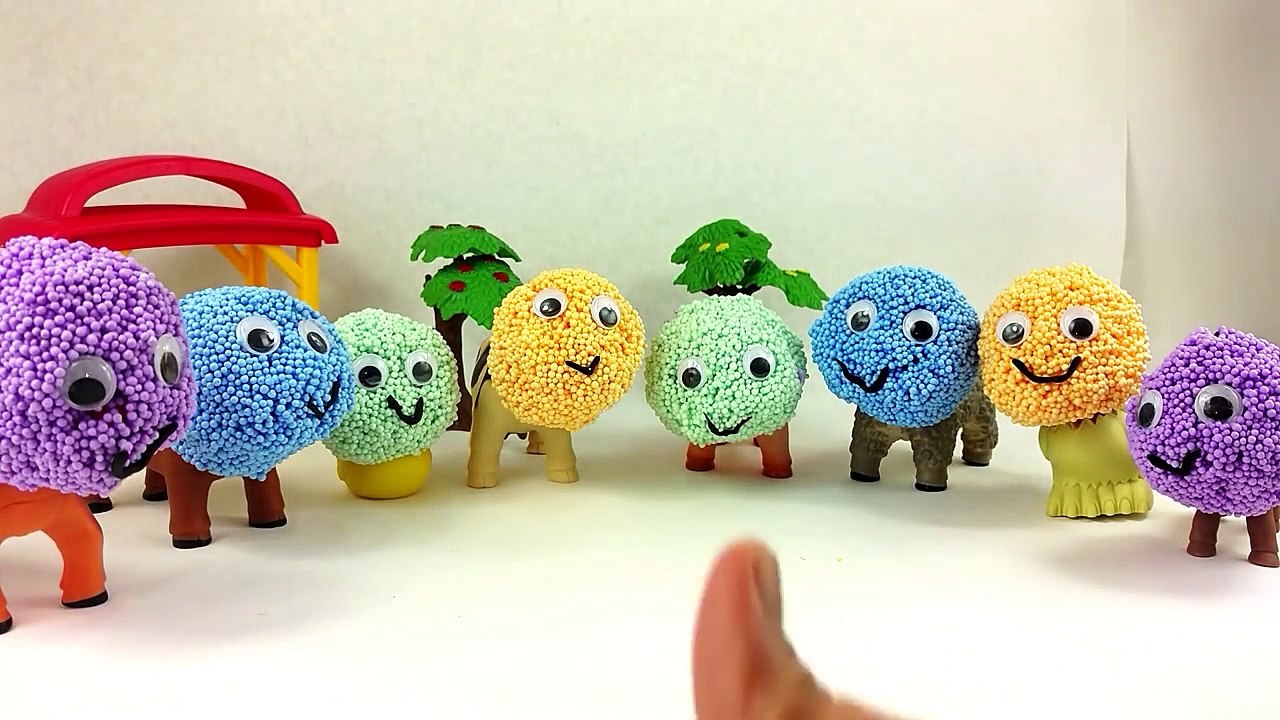 Learn Sea Animals/Splashing Colored Water/Preschool,Baby Learning Fun video With Bath Toys/Bubble