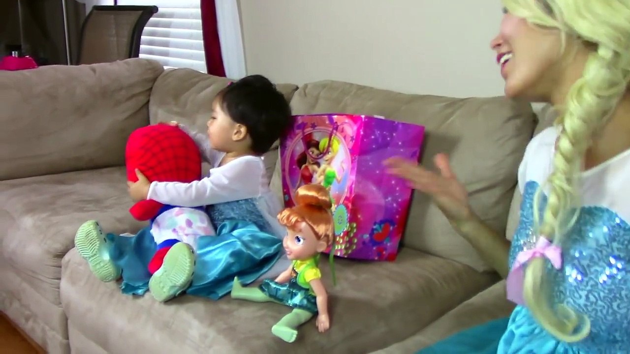 Frozen Anna becomes doll w/ Frozen Elsa, Spiderman, Snow white, joker girl bad baby