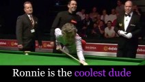 Mulher Invade Jogo E Dá Tacadas Com Ronnie O'Sullivan ! Woman Invades Arena During O'Sullivan Play