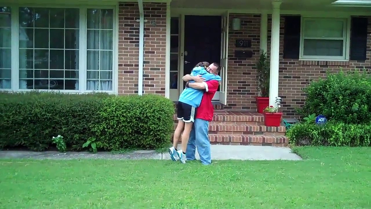 Dad, Home From Deployment, Surprises His Daughter!