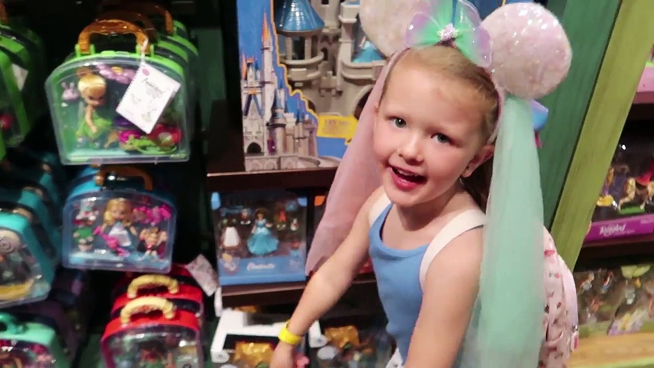 HILARIOUS FIRST HUGE RIDE FREAKOUT! EXPEDITION EVEREST - ANIMAL KINGDOM! FLORIDA 2017 DAY 6!