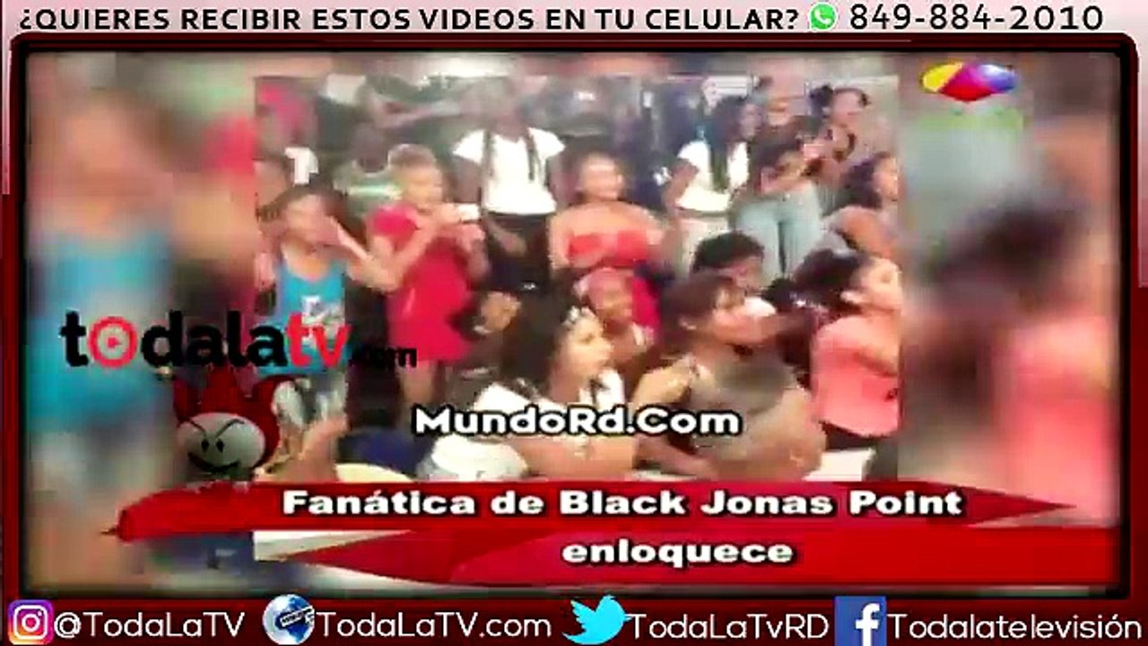 Fanática de Black Point enloquece-Los Cirqueros-Video