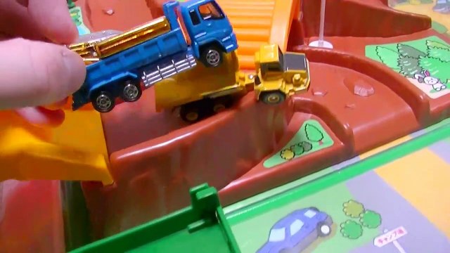 토미카 おでかけ立体マップ　工事現場　トミカ　tomica　ミニカー　タカラトミー　TAKARA TOMY