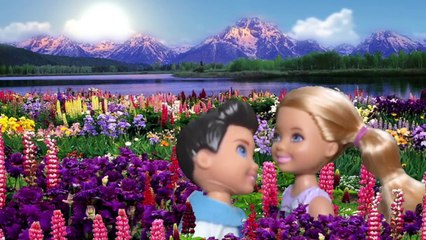 Emma y Lucas se besan en la acampada | miraculous ladybug