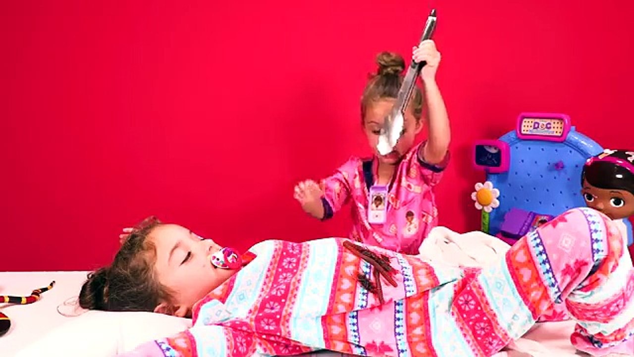 DOC MCSTUFFINS FROZEN ELSA SURGERY NEEDLE CHECKUP! w/ Bad Baby TOYS TO SEE - MaddaKenz Extended Cut