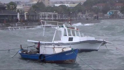 Sağanak Yağış Didim'de Hayatı Olumsuz Etkiledi