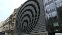 Le Vasarely, célèbre façade du siège de RTL, démonté