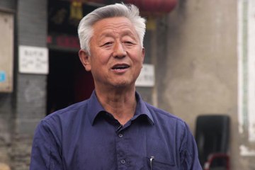 The legendary owner prepares royal roasted duck on the daily