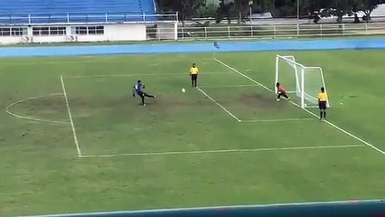 Le gardien célèbre un penalty raté un peu trop tôt