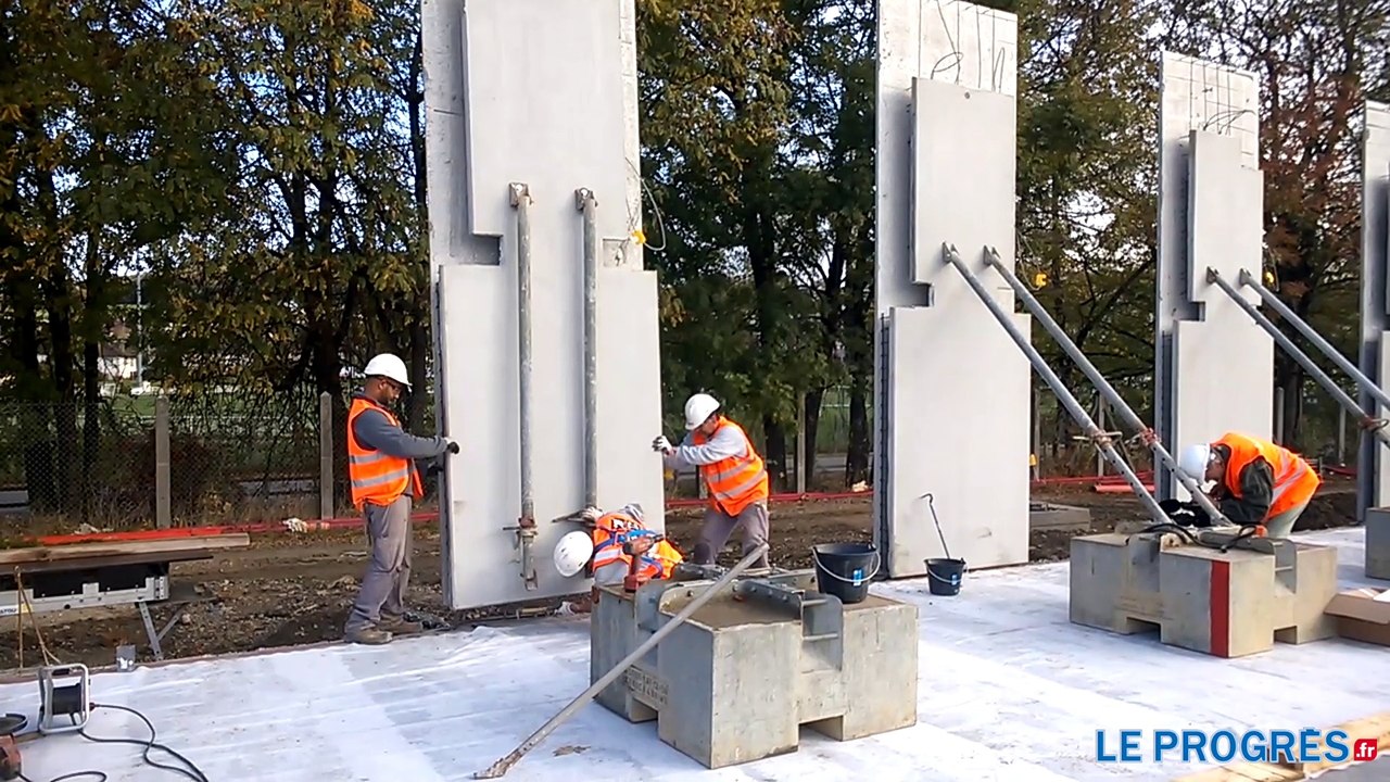 Lons-le-Saunier : les premiers murs de Juraparc sont dressés