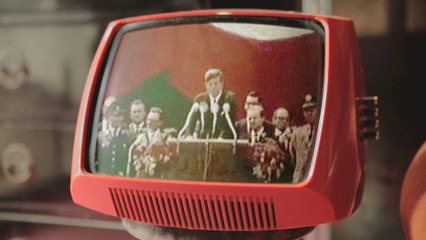 Lail Arad - Everyone is Moving to Berlin