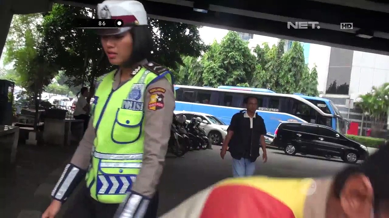 Pelanggar Ini Malah Minta Foto Bareng - 86