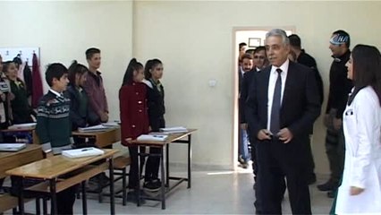 Vali Toprak, Kendisini Görmek İsteyen Öğrencinin Ayağına Gitti