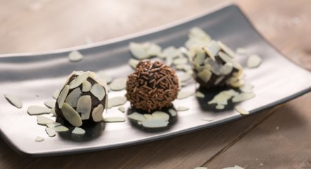 طريقة عمل لقيمات الكاكاو بالفيديو