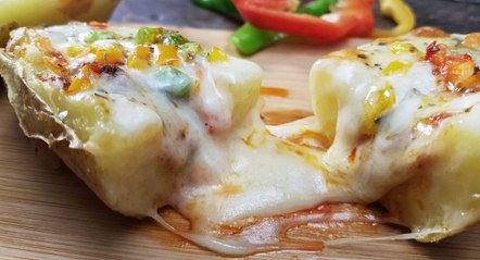 طريقة عمل بيتزا البطاطا المشوية بالفيديو