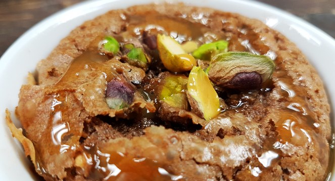 بالفيديو، طريقة عمل كيك الشوكولا بالفستق الحلبي