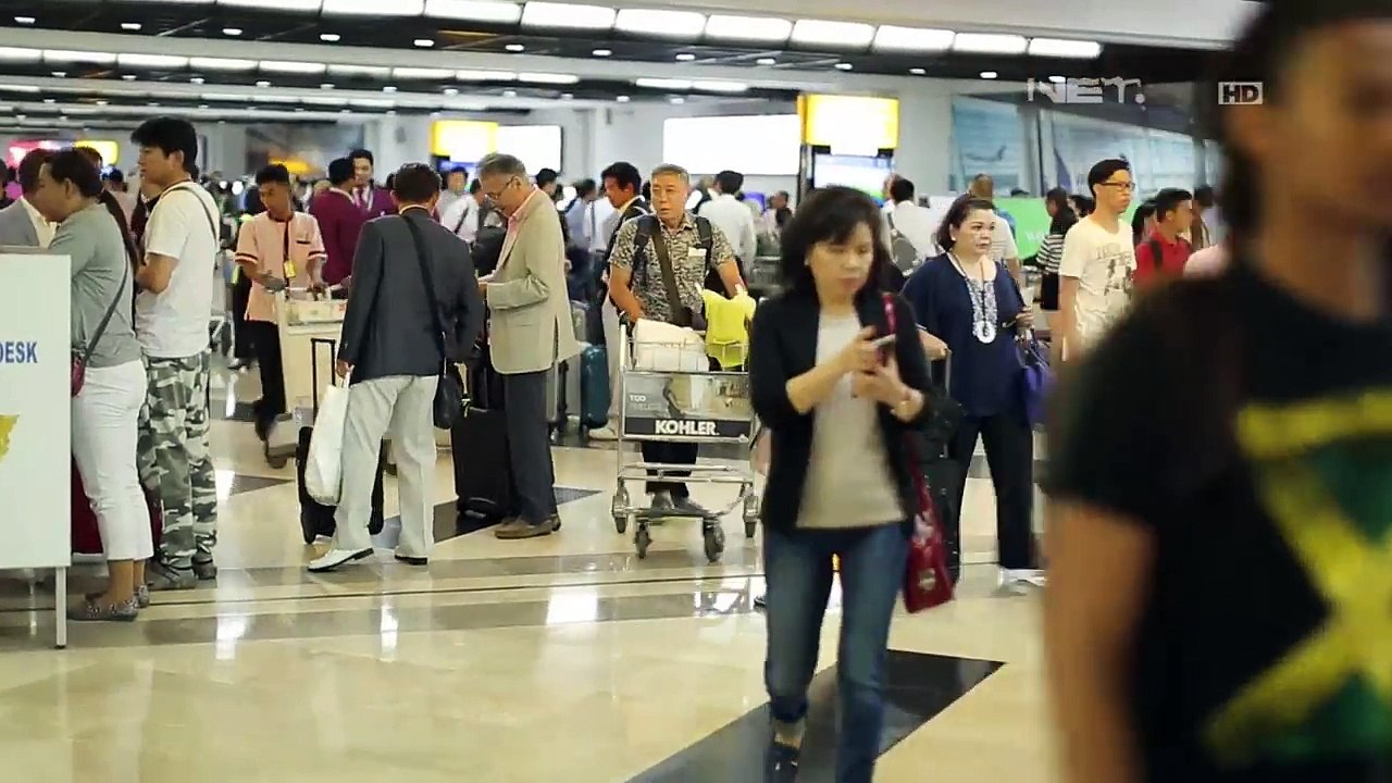 Petugas Kesulitan Memberikan Informasi ke WNA yang Tidak Bisa Bahasa Inggris - Customs Protection