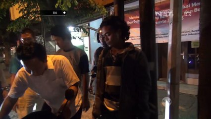 Sudah Bersuami, Wanita Ini Diizinkan Bekerja Malam di Tempat Hiburan - 86