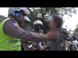 Security Ini Mencoba Seribu Cara Agar Motornya Tidak Ditahan - 86