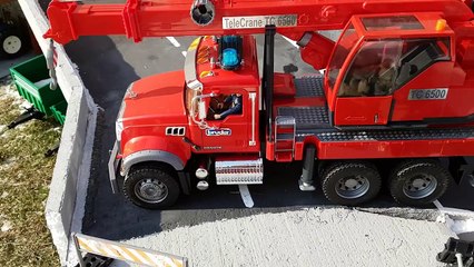 BRUDER toys garbage truck CRASH!
