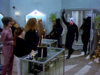 Space Precinct s01e19 Smelter Skelter
